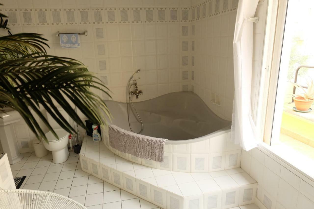 B&B Le Patio En Ville - Chambres D'Hotes Narbonne Buitenkant foto